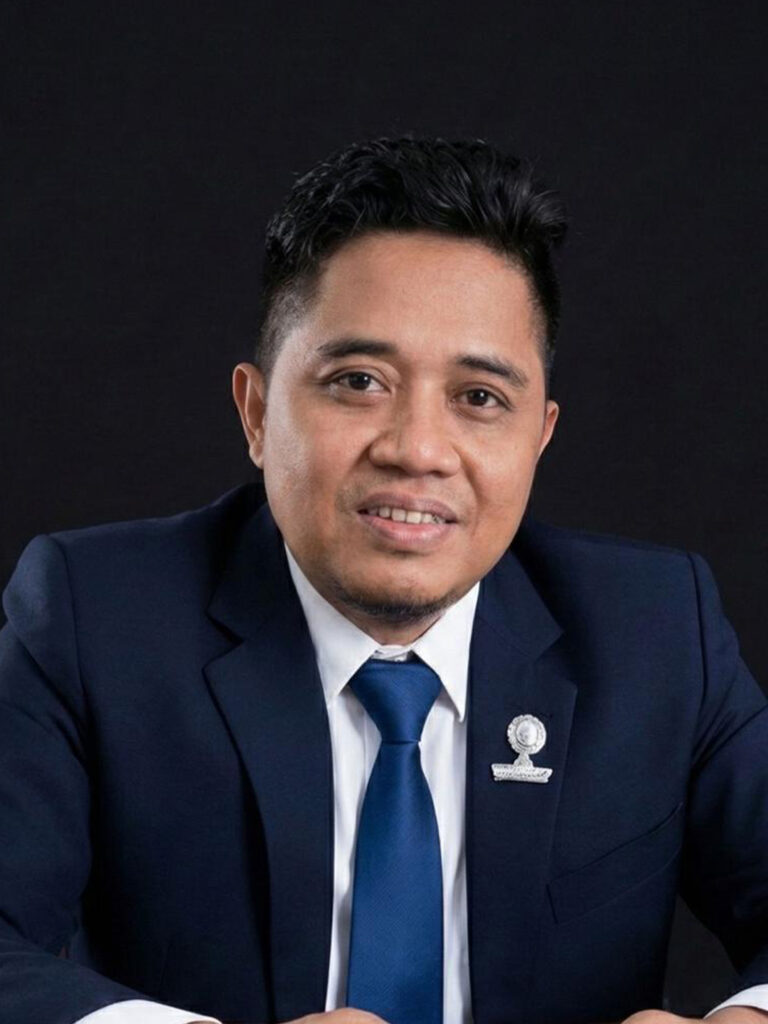 Nur Hadi, S.H.